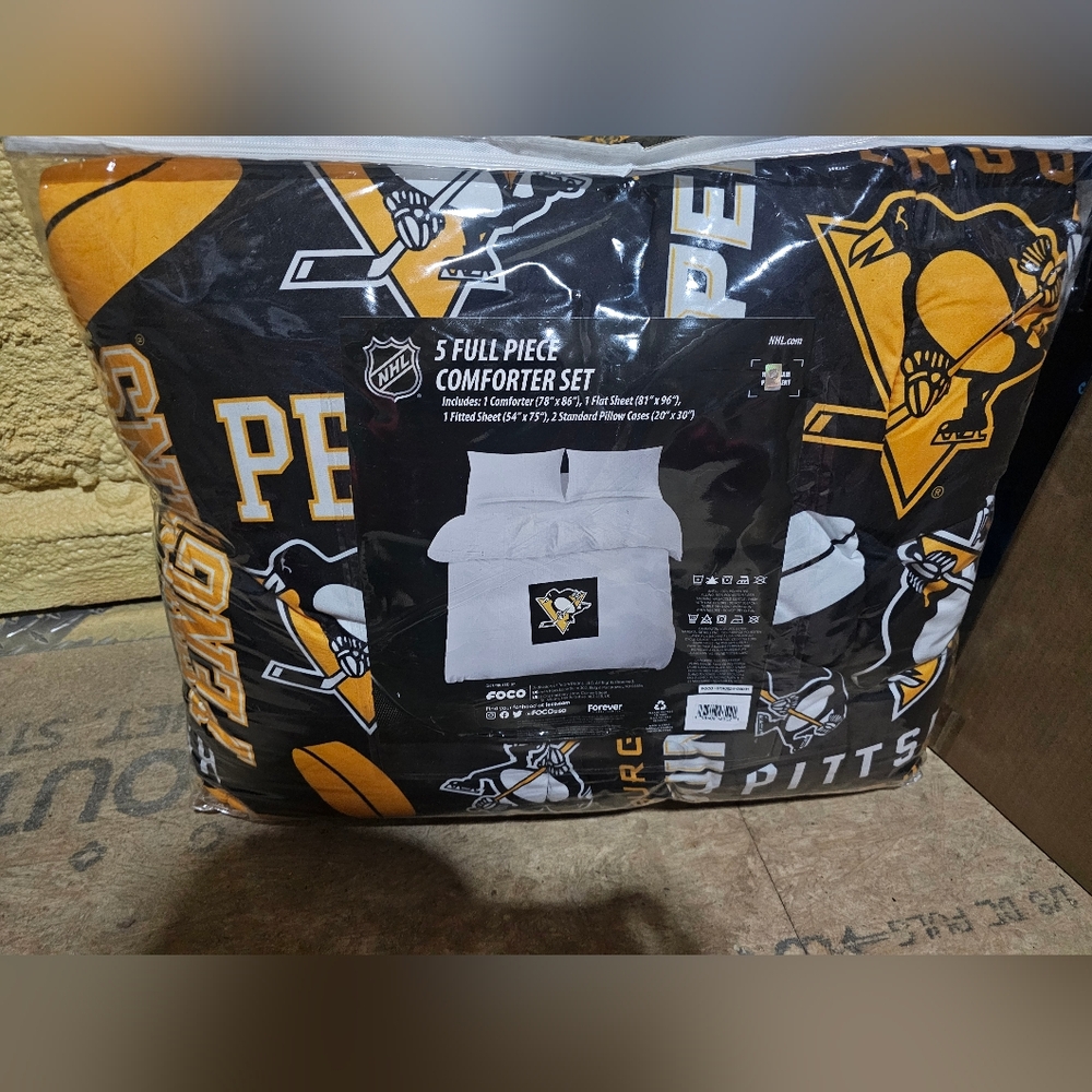 FOCO Pittsburgh Penguins NHL Team Color Bed in a Bag Comforter Bedding 5 Piece